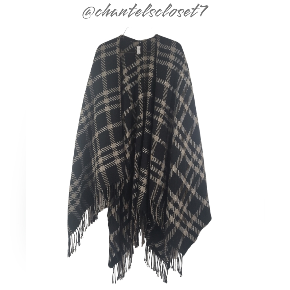 🏷2 For $20!!🏷Attention Brand Shaw - Black & Tan with Shiney Silver Streaks